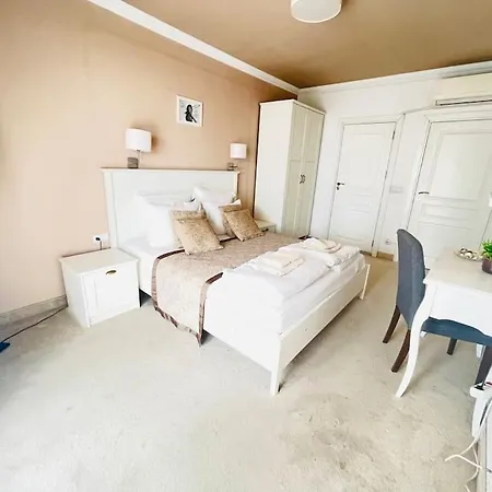 Sophia - Free Parking